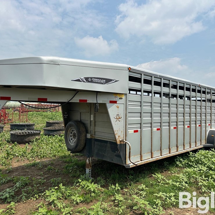 2017 TITAN TRAILER