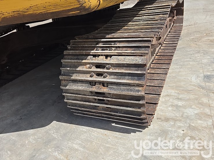 2015-caterpillar-329fl-image-17