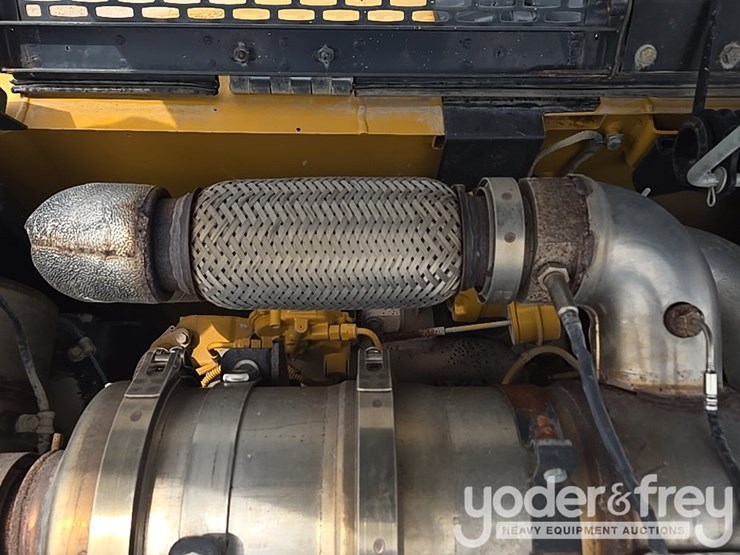 2022-deere-130g-image-59