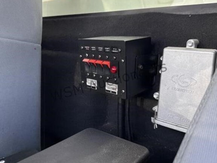 2015-ford-f550-image-31