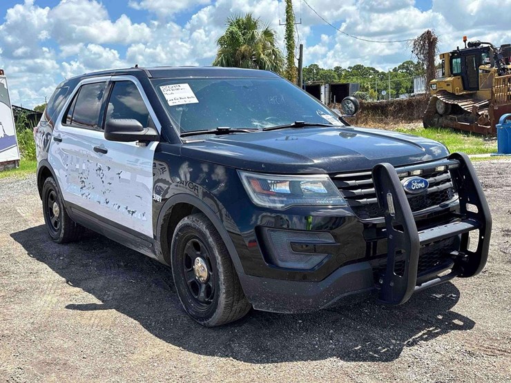 2019-ford-explorer-image-2