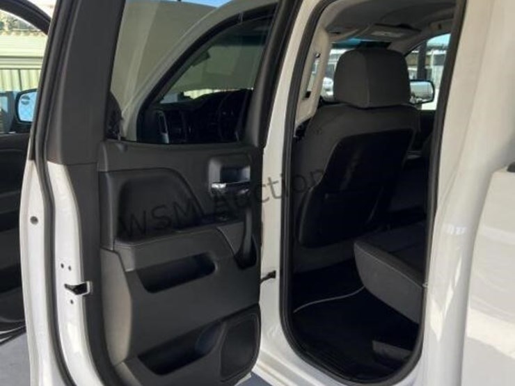 2015-chevrolet-silverado-1500-image-26