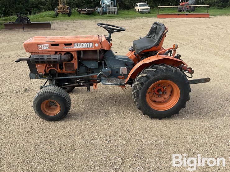 1976-kubota-b7100-image-8