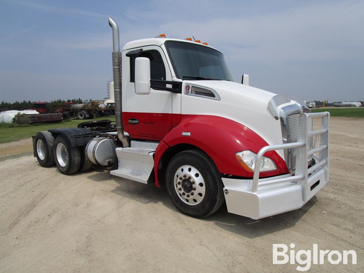 2016-kenworth-t680-image-3