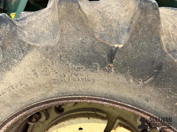 john-deere-4010-image-10