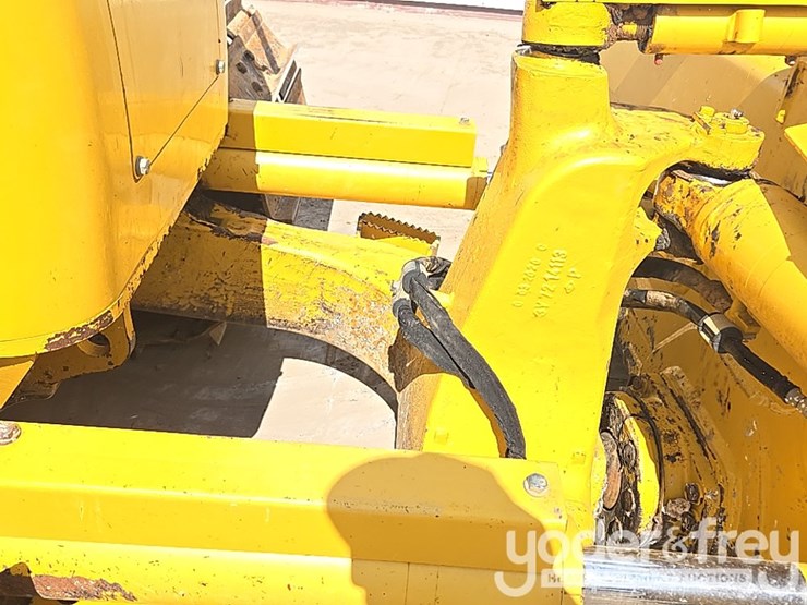 2021-komatsu-d61px-24-image-28