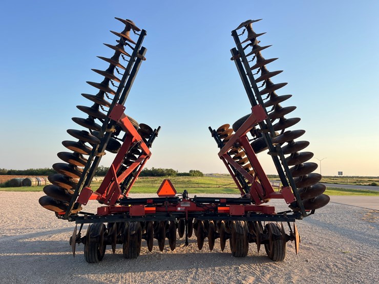 case-ih-370-image-10