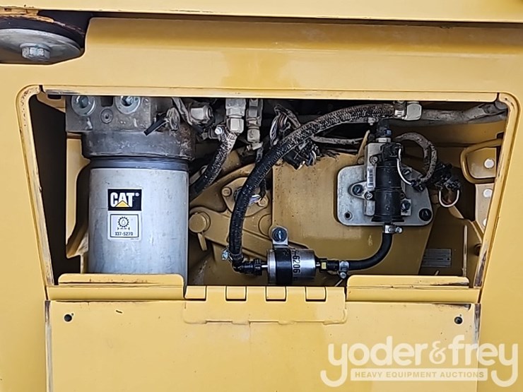 2019-caterpillar-d6n-lgp-image-43