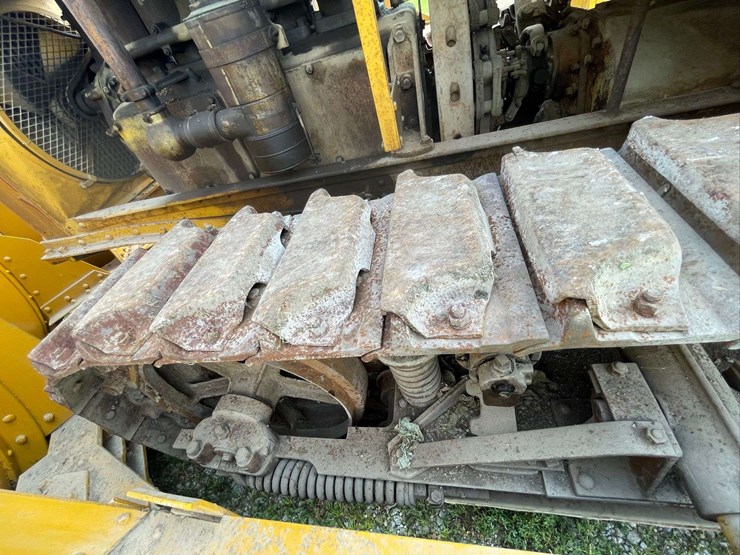 caterpillar-sixty-image-37