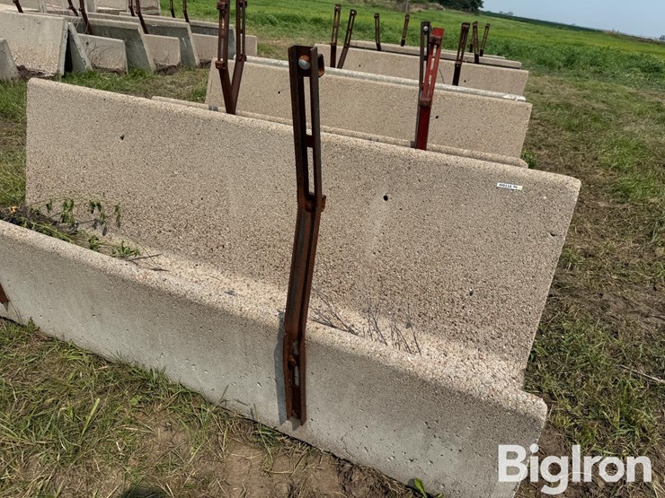 concrete-feed-bunks-image-11