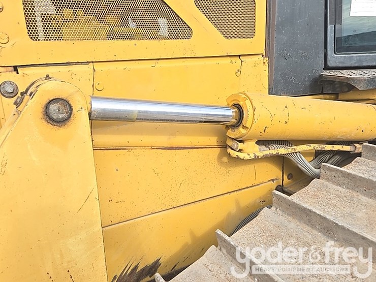 2008-caterpillar-d6n-lgp-image-35