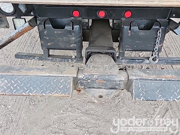 2014-ford-f550-xl-image-17