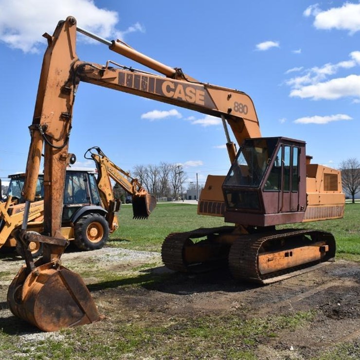 CASE 880