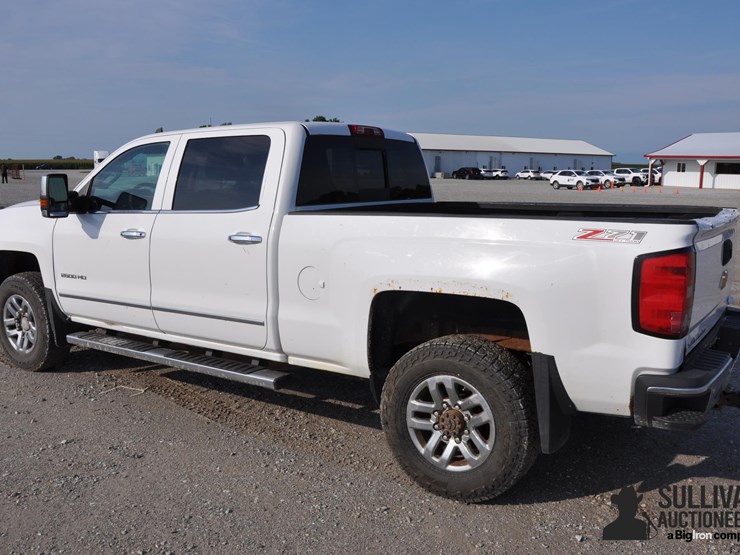 2015-chevrolet-2500-image-7