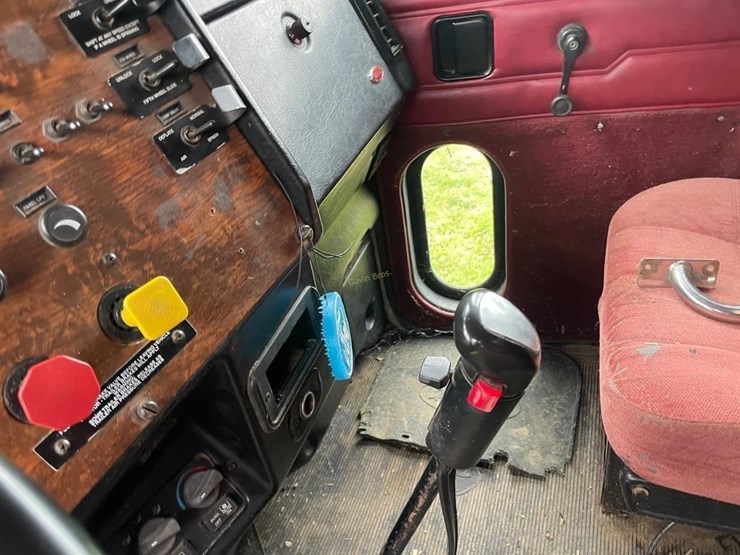 1999-peterbilt-379-image-18