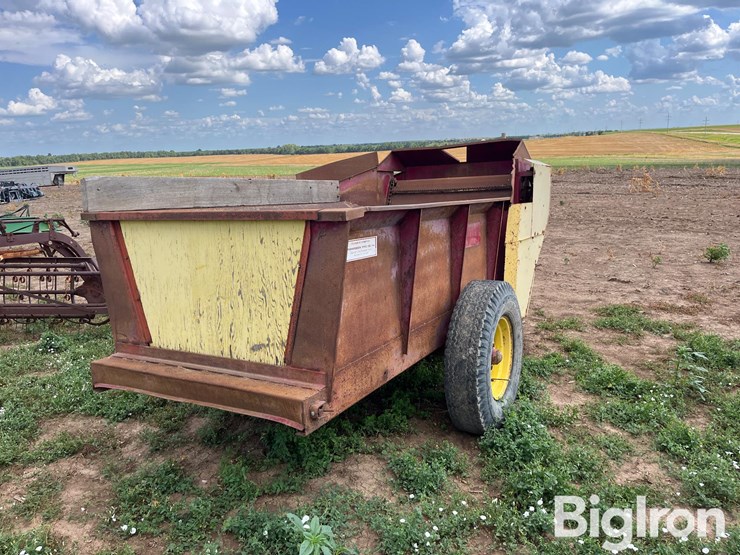 schuler-5x10-feed-wagon-image-5