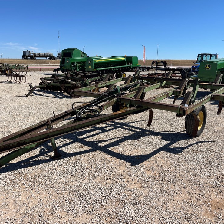JOHN DEERE 1600