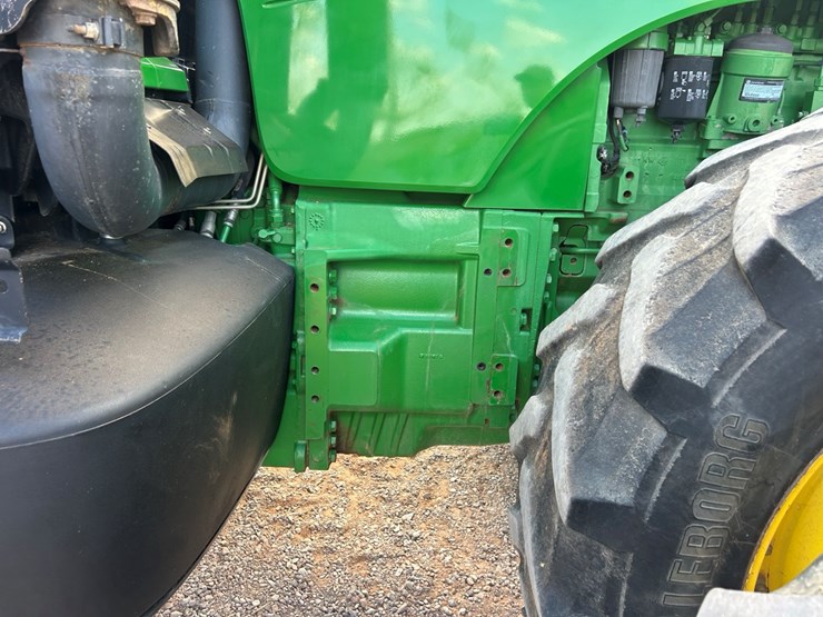 2010-john-deere-8320r-image-26