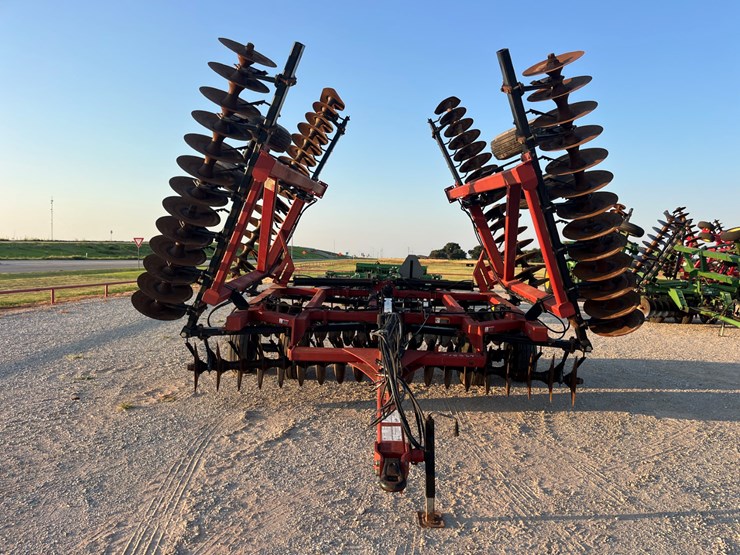 case-ih-370-image-5
