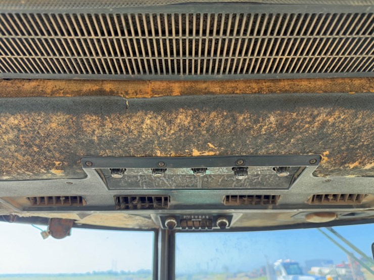 john-deere-4240-image-21