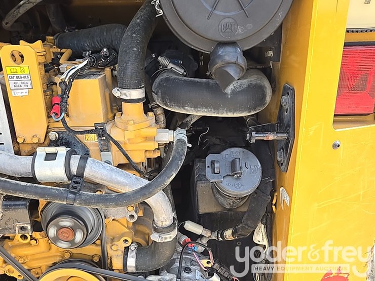 2022-caterpillar-259d3-image-44