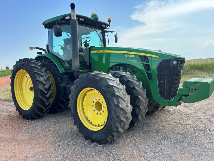 2010-john-deere-8320r-image-21