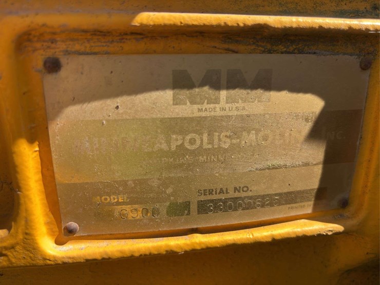 minneapolis-moline-g900-image-52