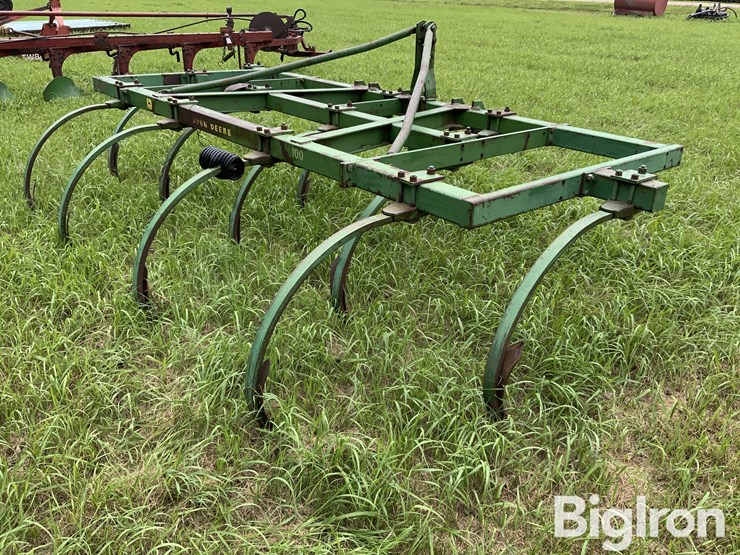 john-deere-100-image-5