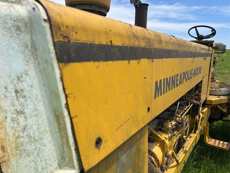 minneapolis-moline-g955-image-13