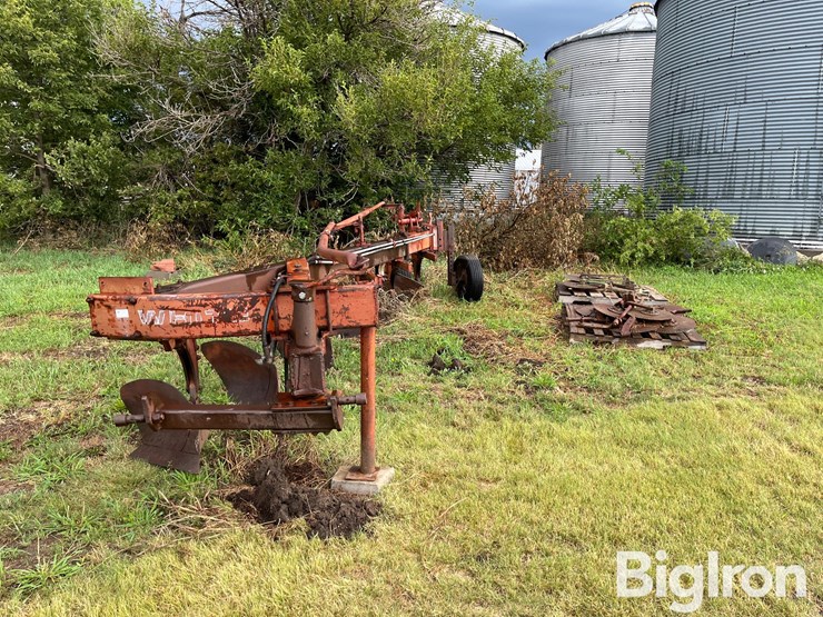 white-6-bottom-plow-image-2