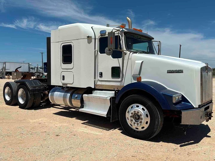 2015-kenworth-t800-image-3