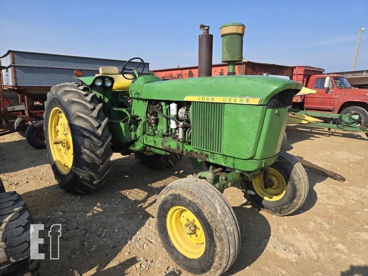 john-deere-4010-image-3