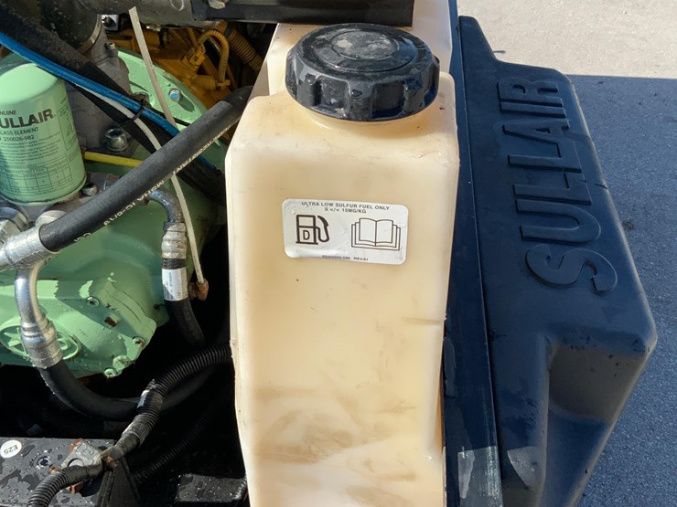 sullair-185f-portable-air-compressor-image-16