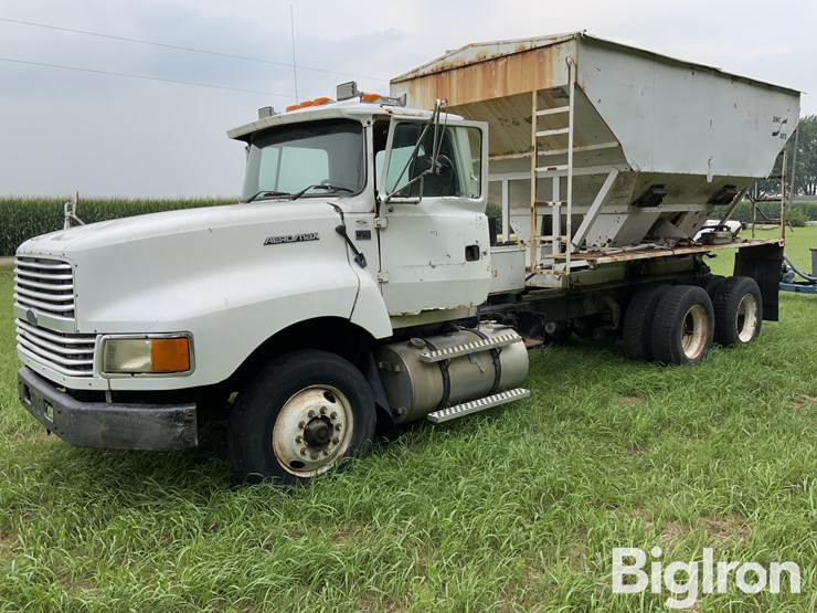 1994-ford-ltla9000-image-1