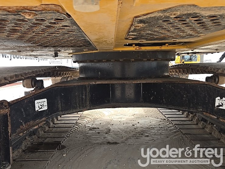 2022-deere-130g-image-44
