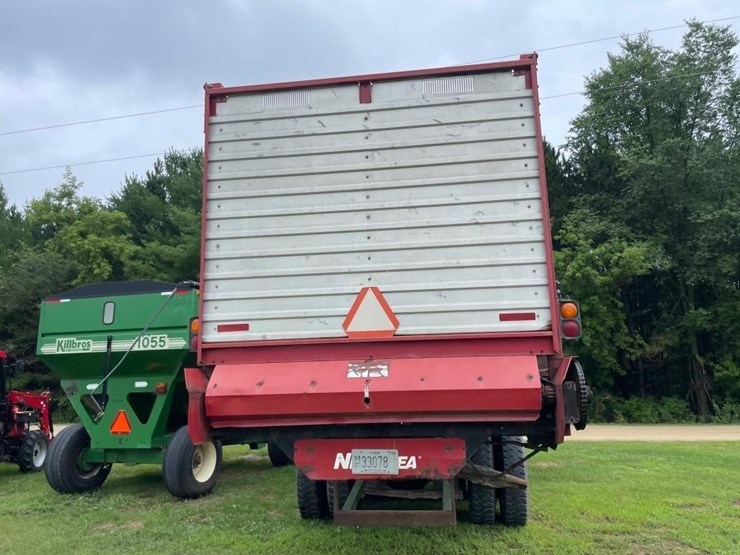 1999-peterbilt-379-image-11