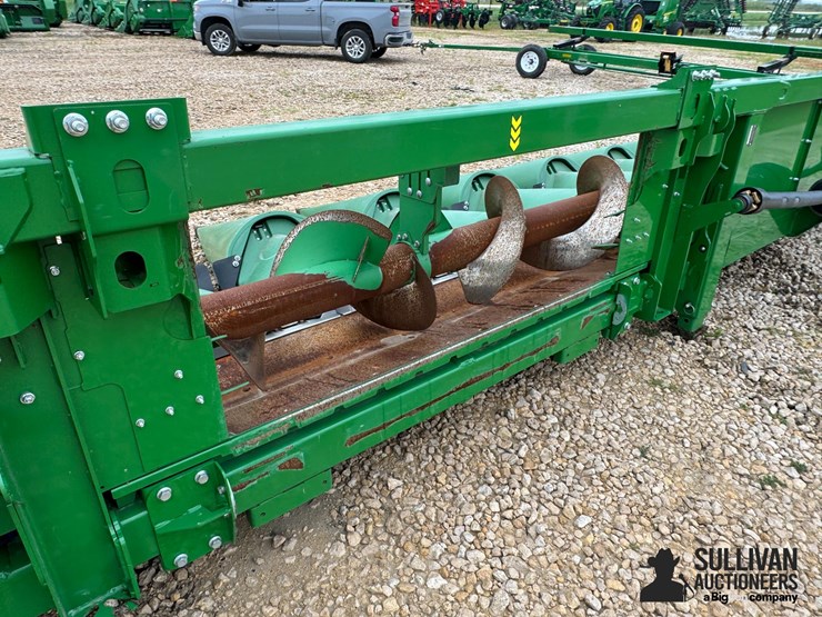 2022-john-deere-c12r-image-19
