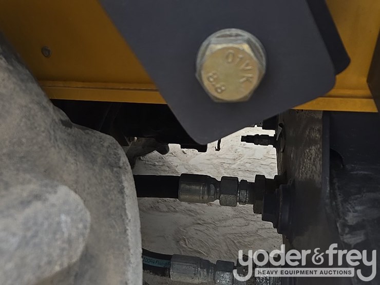 2017-volvo-sd45b-image-27