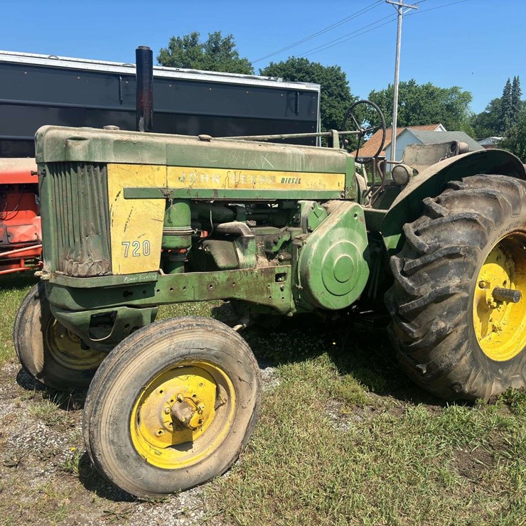 JOHN DEERE 720
