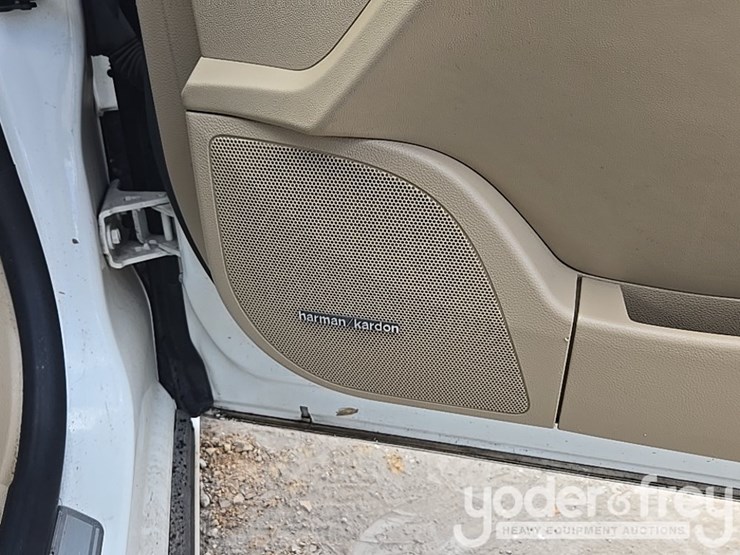 2010-buick-lacrosse-cxs-image-40