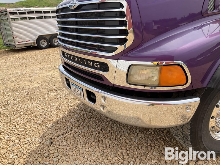 2004-sterling-lt9500-image-13