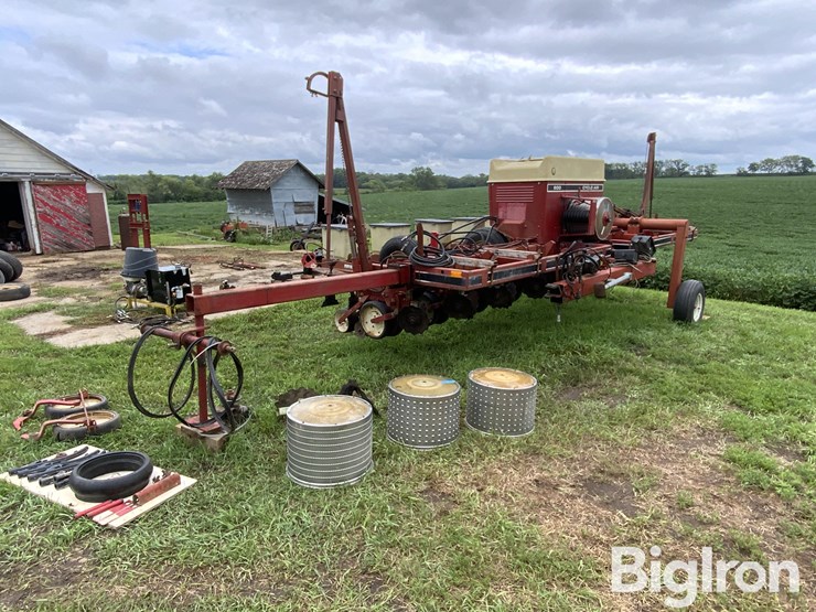 1984-case-ih-800-image-1