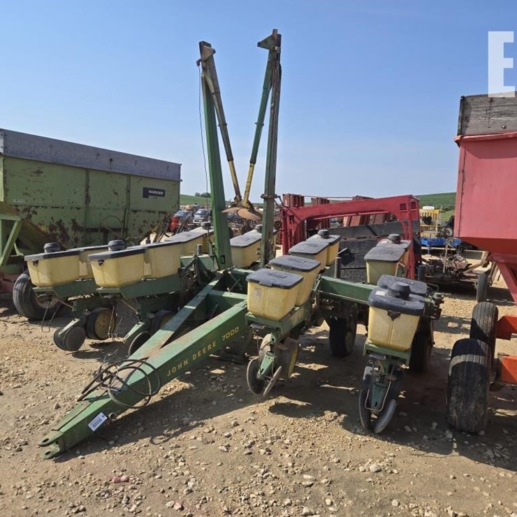 JOHN DEERE 7000