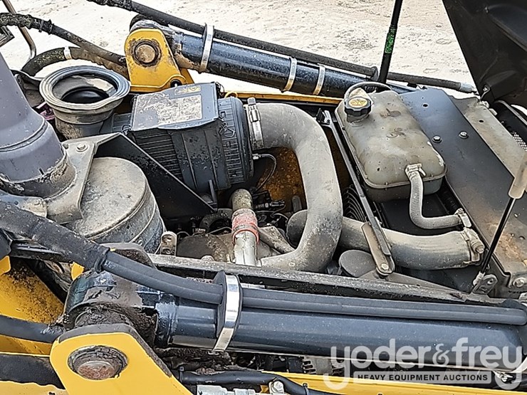2011-caterpillar-420e-image-43