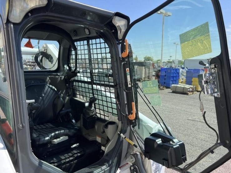 2018-bobcat-t750-image-16