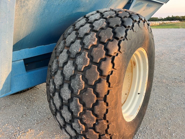 1997-kinze-840-image-7