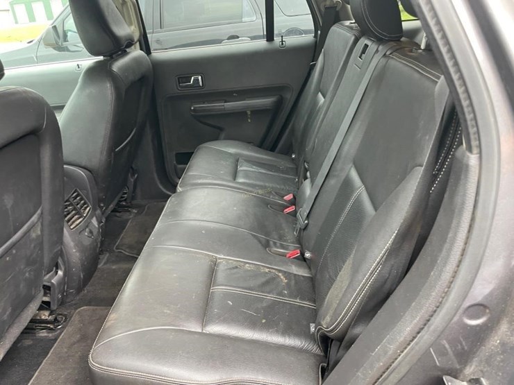2010-ford-edge-image-10