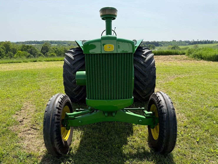 john-deere-820-image-2