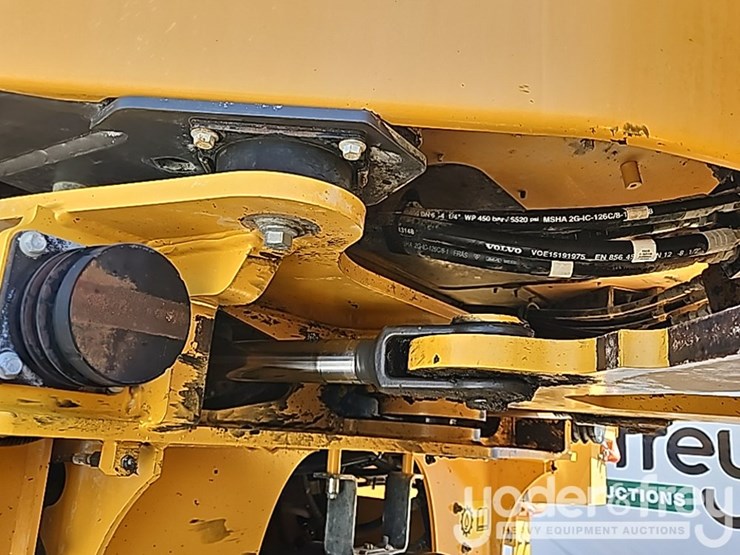 2018-volvo-l110h-image-36