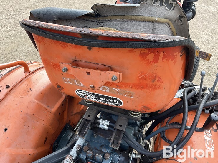1976-kubota-b7100-image-18